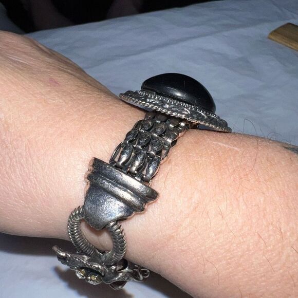 Vintage Silver Tone Large Black Stone with Flower and Rhinestone Embellishments - Picture 4 of 10